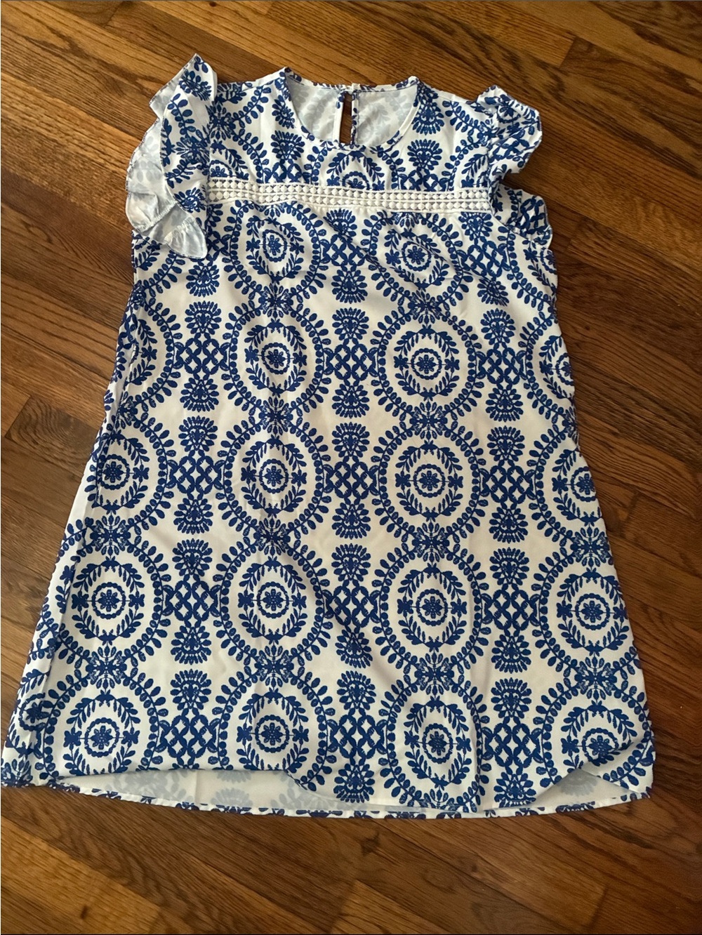 Womens Blue and White Printed Flutter Sleeve Dress